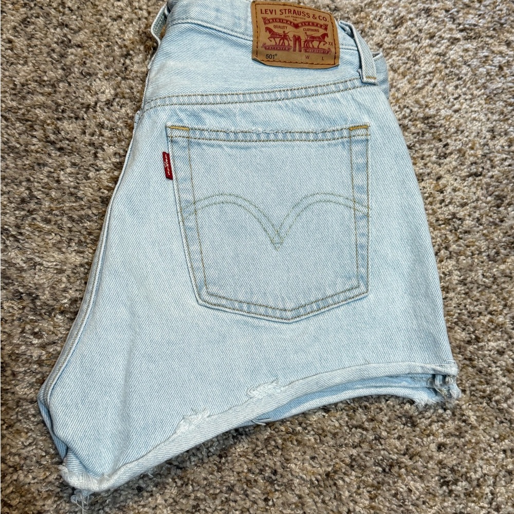 Levi’s light wash 501 shorts